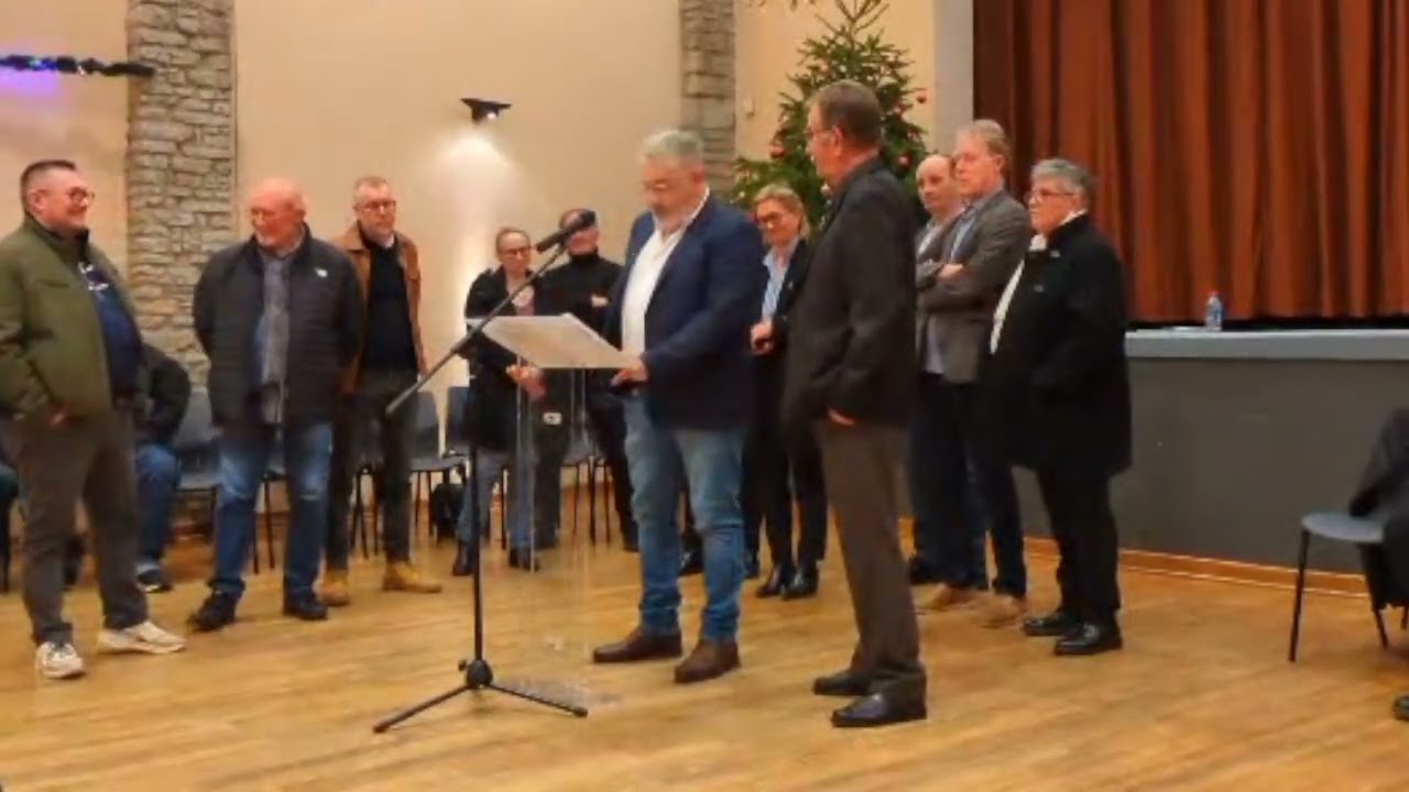 Somme : le maire de Rollot reçoit avec émotion la médaille du conseil départemental de la Somme