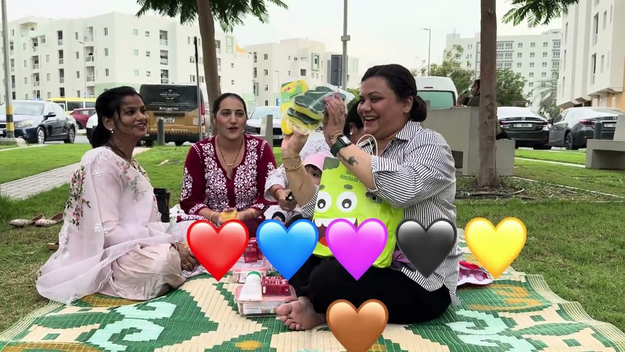 दुबई की अपडेट के साथ , friends meetup with trading colour party !! 