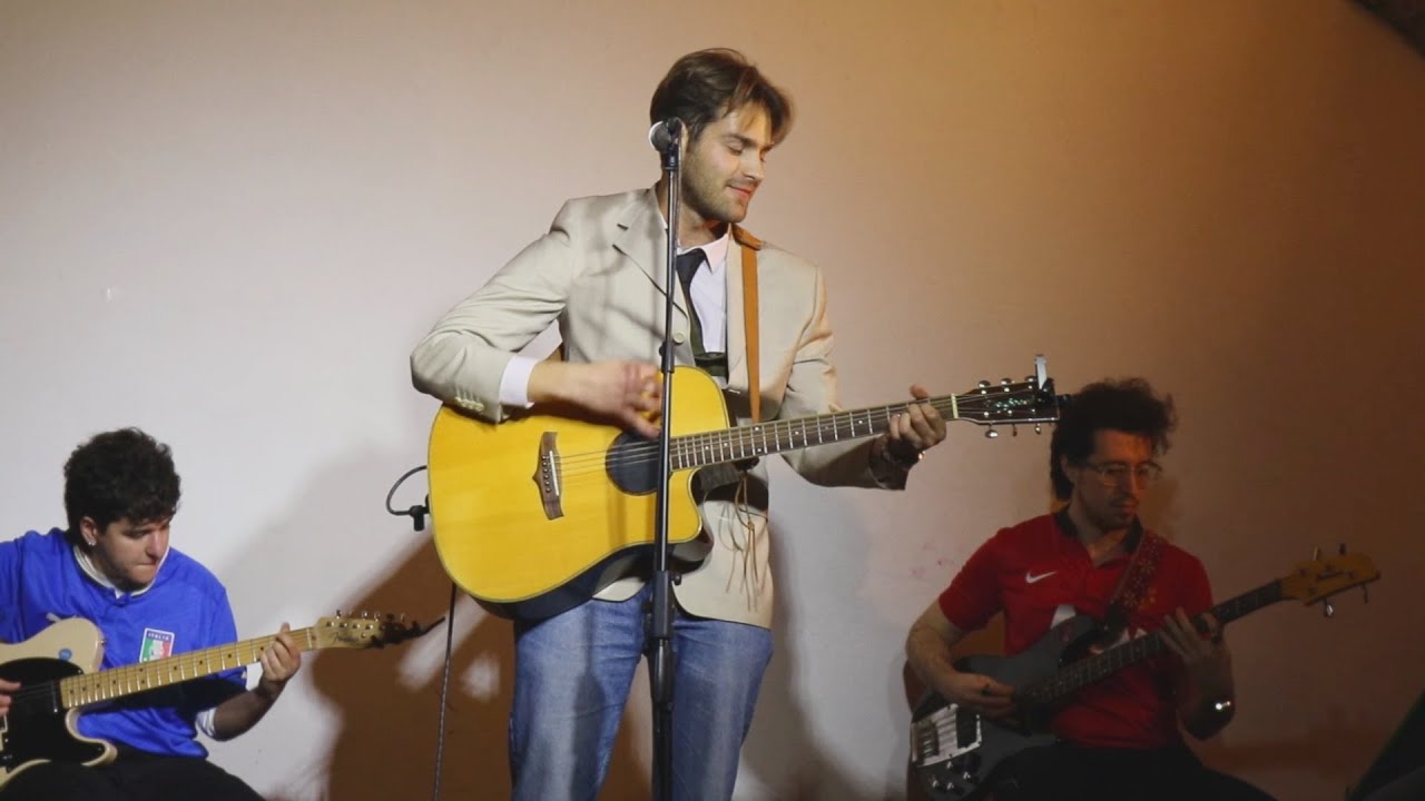 Gabriele De Lucia - Non Ho Paura Della Gente [Live at Carmen Town]