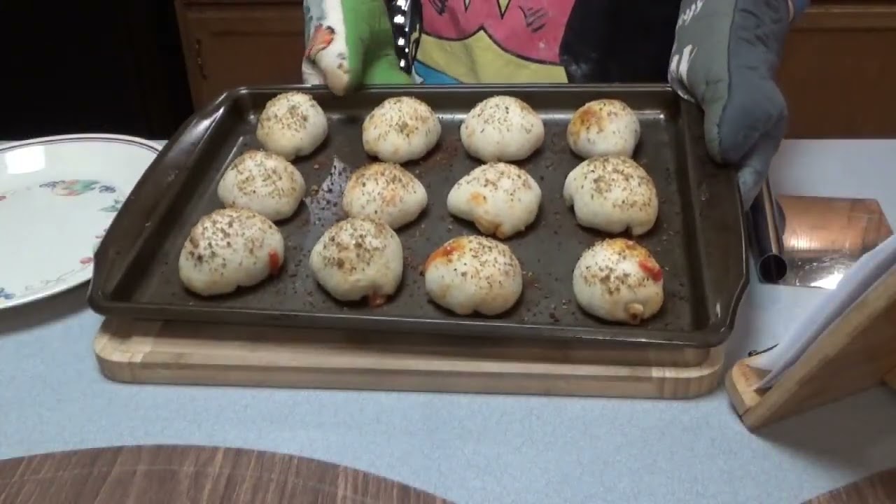 Pepperoni Pizza Bombs