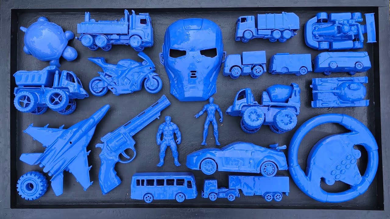 Membersihkan mobil mobilan,mobil balap,truk pasir,excavator,kros,kereta api locomotif,pesawat tempur