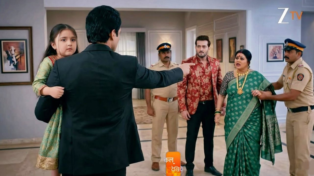 Raj Brings Police To Arrest Akhil & Akhil's Mother, Saves Niya's Life || Lakshmi Niwas || Big Twist