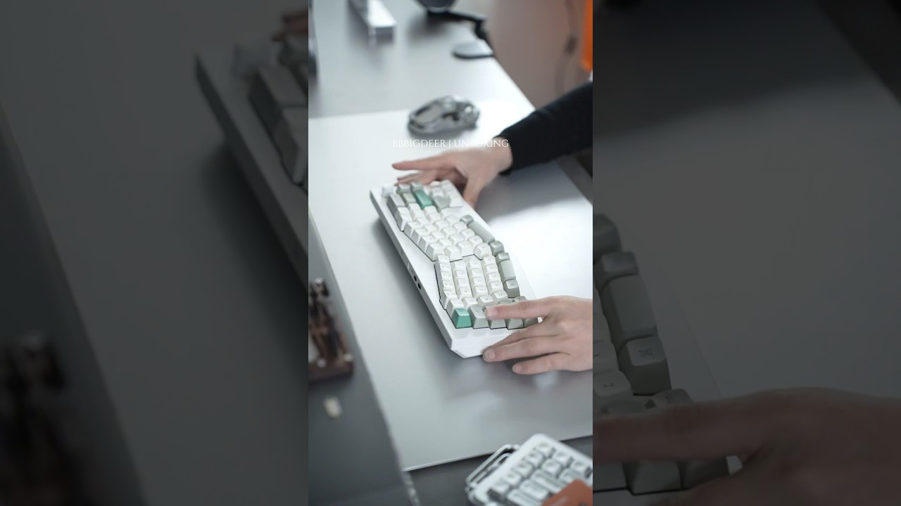 I really like the Alice keyboard layout .#keyboard #desksetup #desktour #bdesktop #keychron