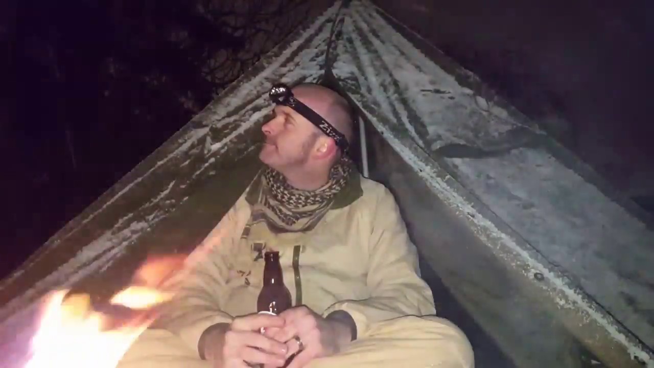 Bushcraft camping in snow with Polish Army Laavu Tipi