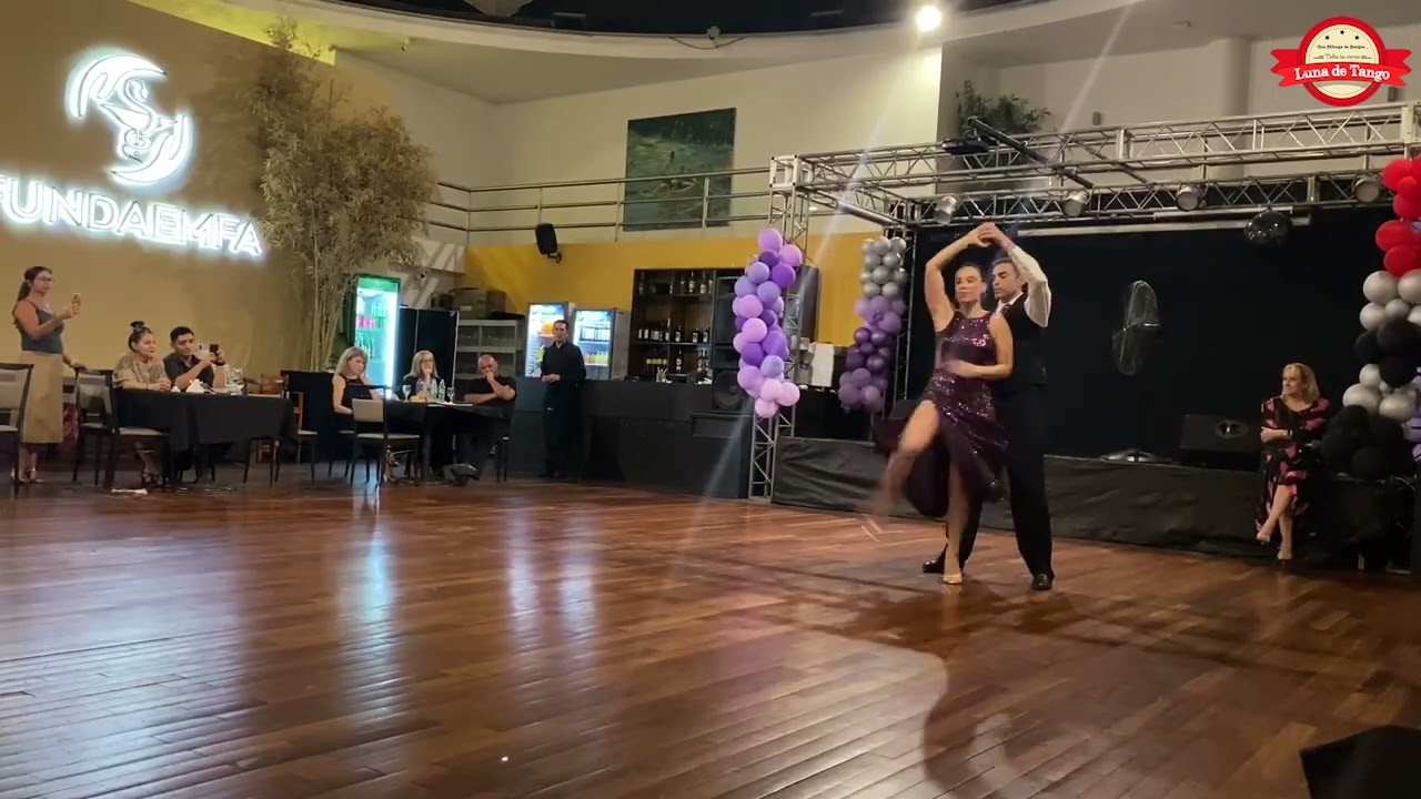 Luciana Moroni & Esteban Jofre - vals Tu Diagnostico - Exhibición Milonga Luna de Tango
