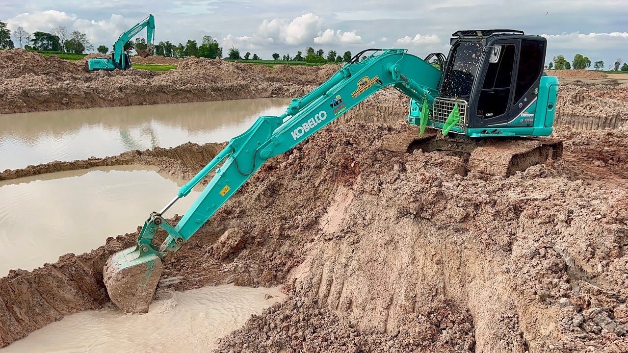 นิ่มนวนยังกับออกศูนย์อริยะ KOBELCO SK135SR-3 YY07 ขุดดินใส่รถดั้ม6ล้อแบบนิ่มๆเลยครับ