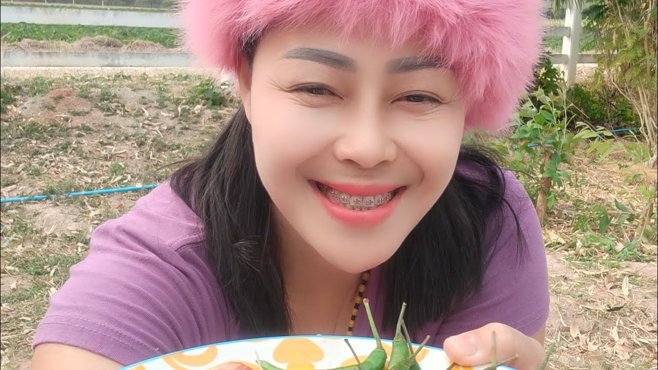 ทานไส้กรอกอีสานทำเองร้อนๆสามารถสร้างอาชีพได้