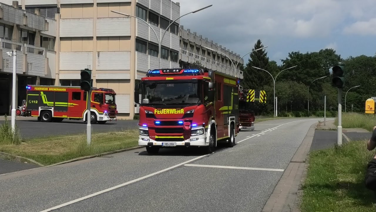 [Neue Scania HLFs + Airhorn Grüße] Einsatzfahrten der Berufsfeuerwehr Bremerhaven