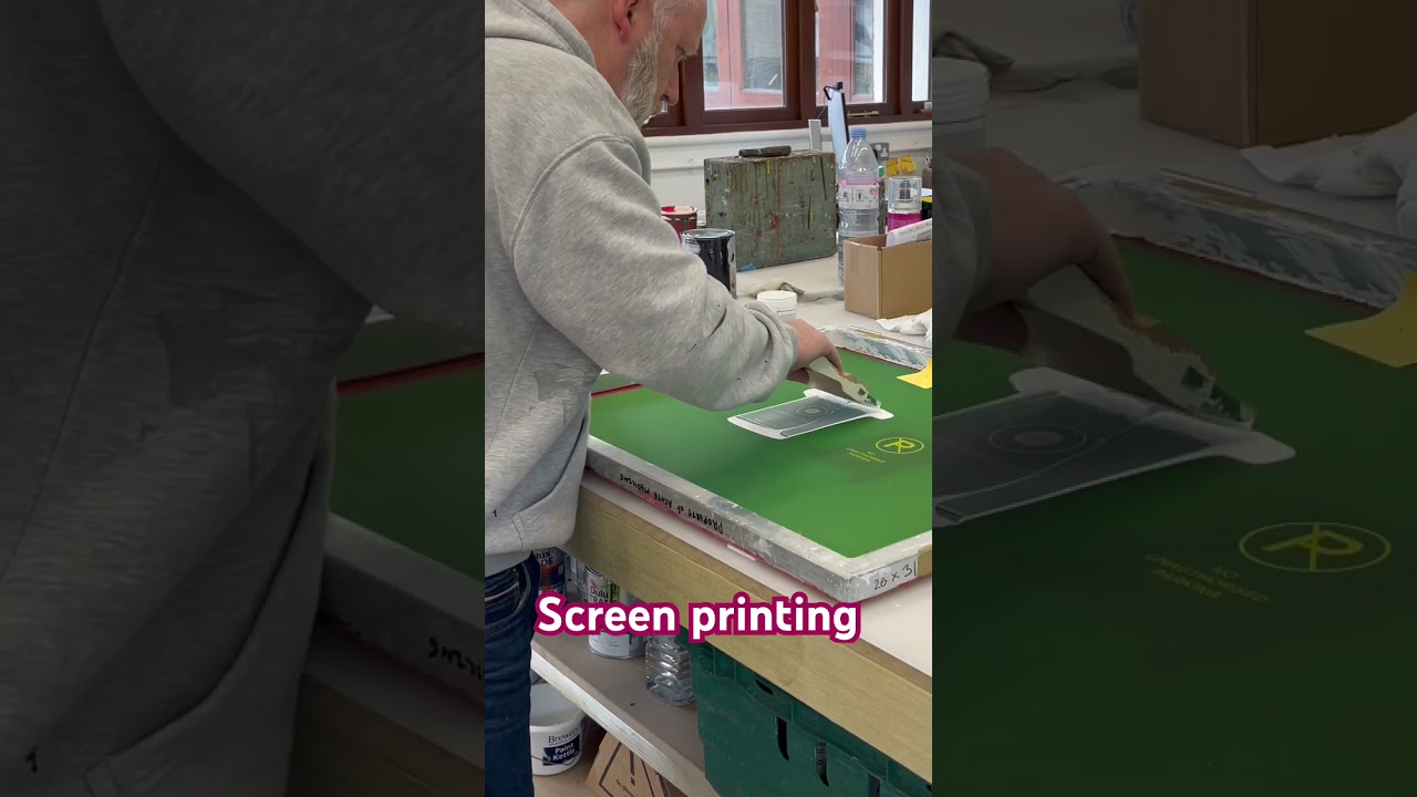 Screen printing powder coated plaques 😀 #signmaker #signshop #screenprinting #art