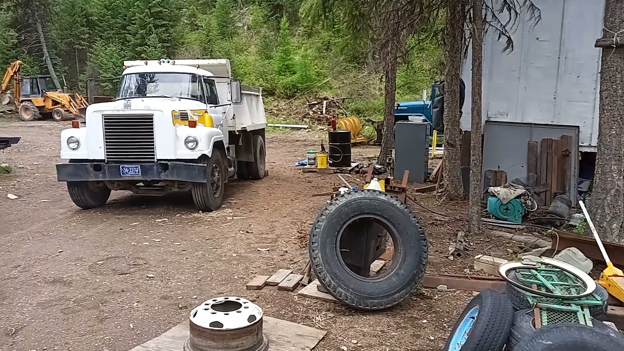 f700 6x6 Ford and international load star 2000, Cummins powered.