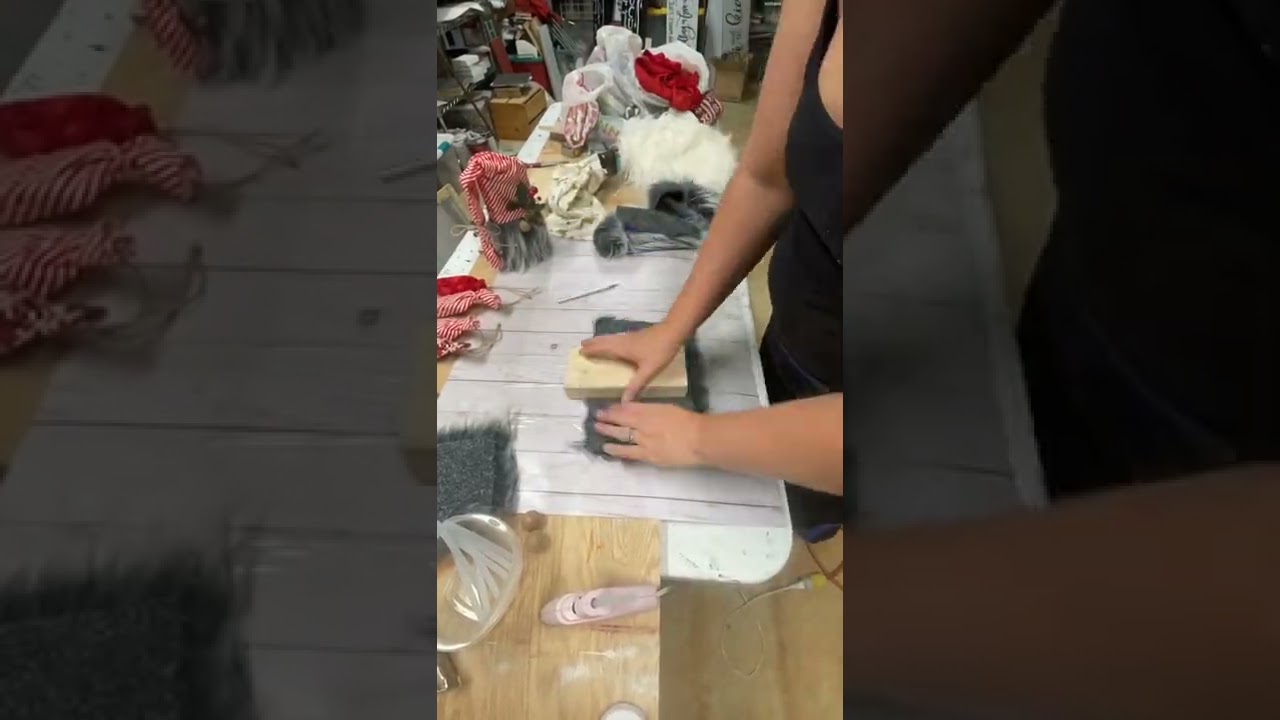 DIY wooden Christmas gnome.🎁🧦🔥 