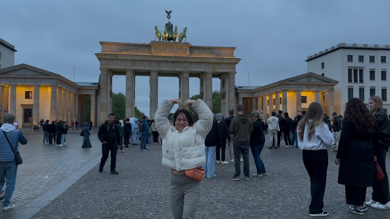Tham quan thành phố và cổng thành Berlin Germany 1 ngày Xuân nước Đức 18.04.25