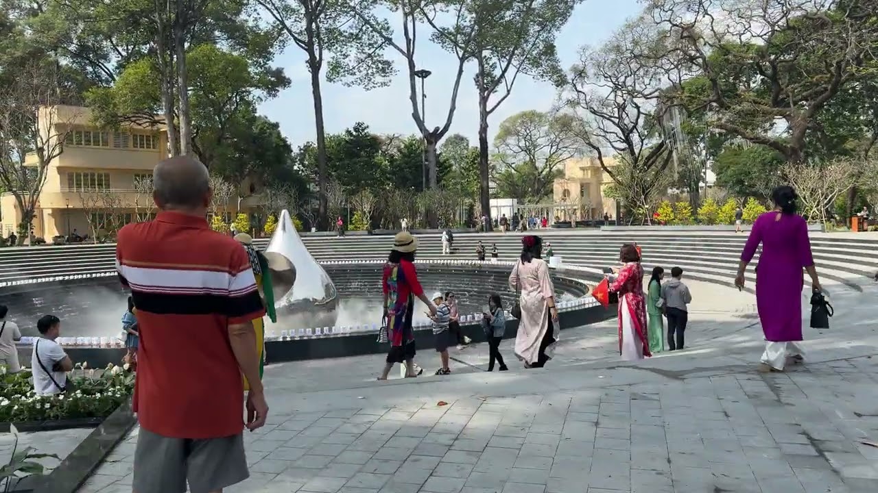 Đài tưởng niệm nạn nhân Covid mùng 4 Tết Bính Ngọ