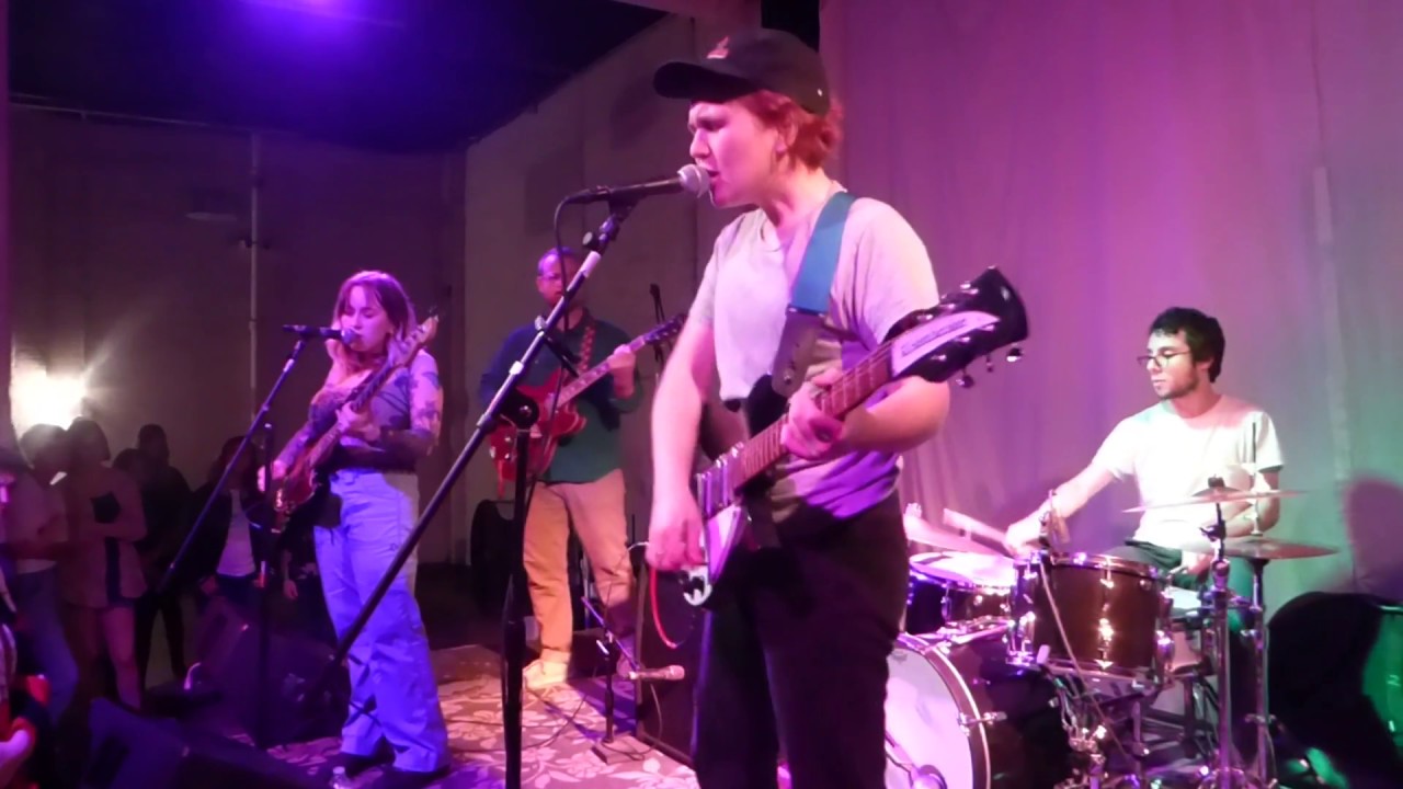 Girlpool - Sleepless (Houston 06.16.17) HD