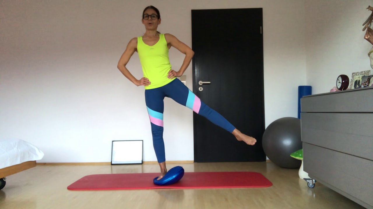 Corona-Pilates Nr. 24, mit Balance-Kissen