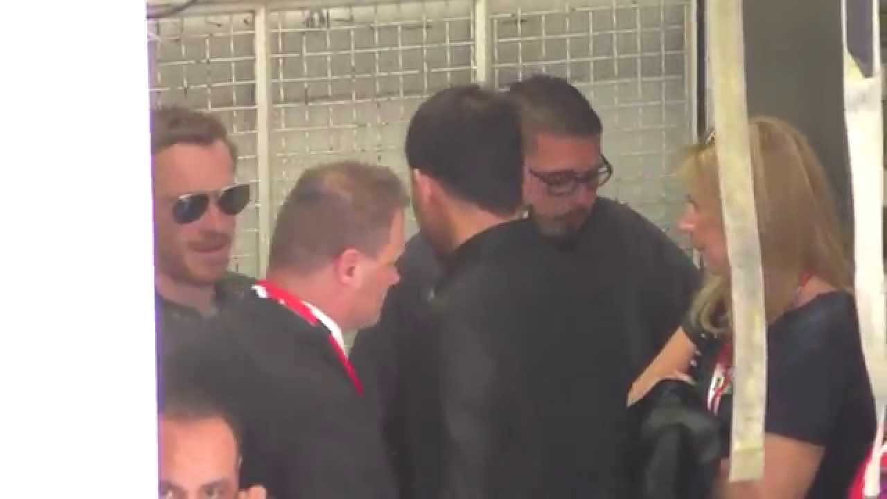 Michael Fassbender greets fans at Comic Con @MFOnline