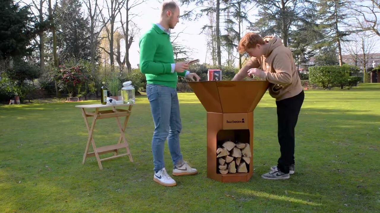 Como acender um barbecue em aço?