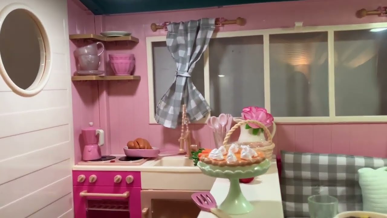 Taylor’s Dollhouse Unboxes Our Generation Country House
