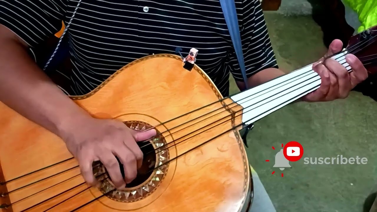 EL COLOR DE TUS OJOS (MARIACHI ARCE DE MEXICO) GUITARRON (IMPROVISACION)