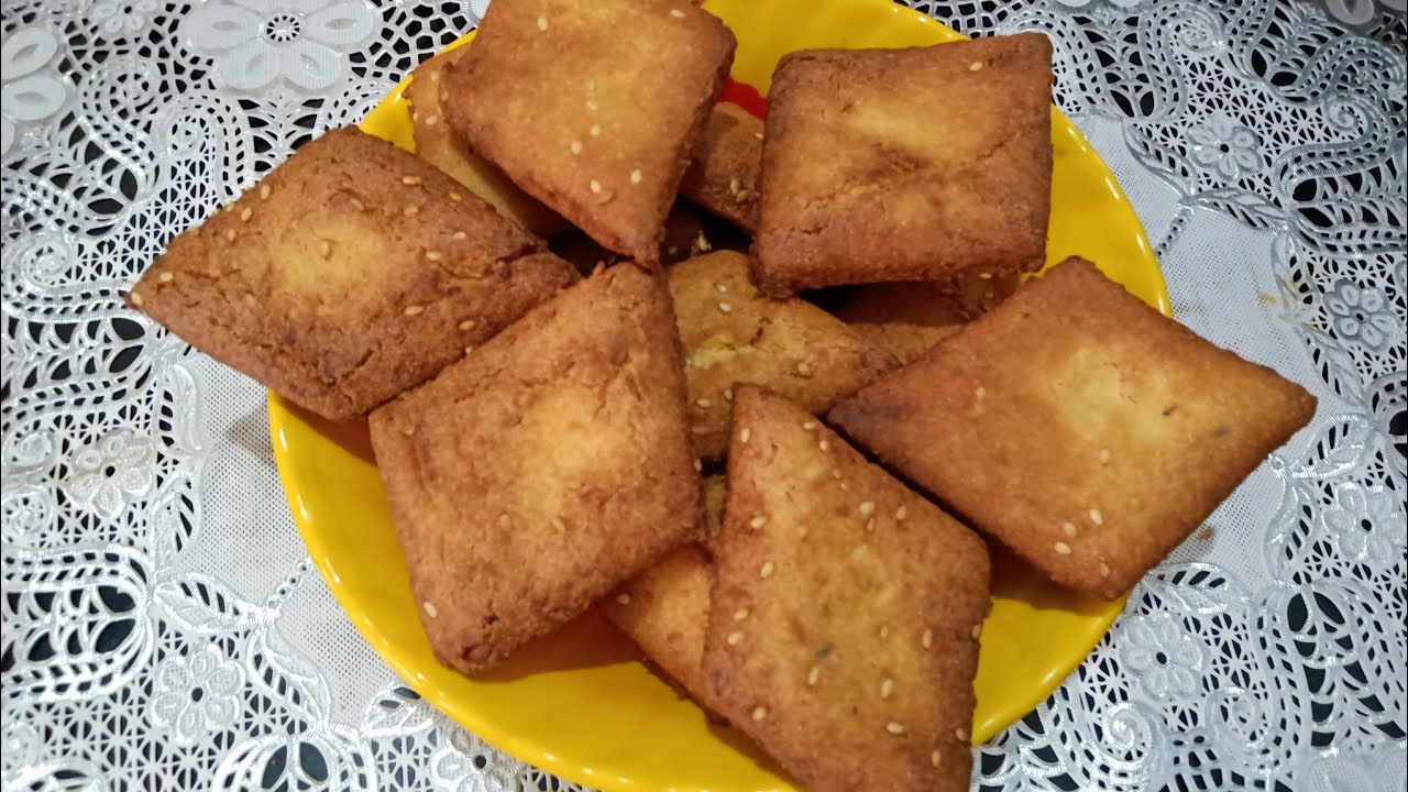 Crispy Rave Ke Khajure | Khajure Kokani Sweet Dish | Sarang's Kitchen