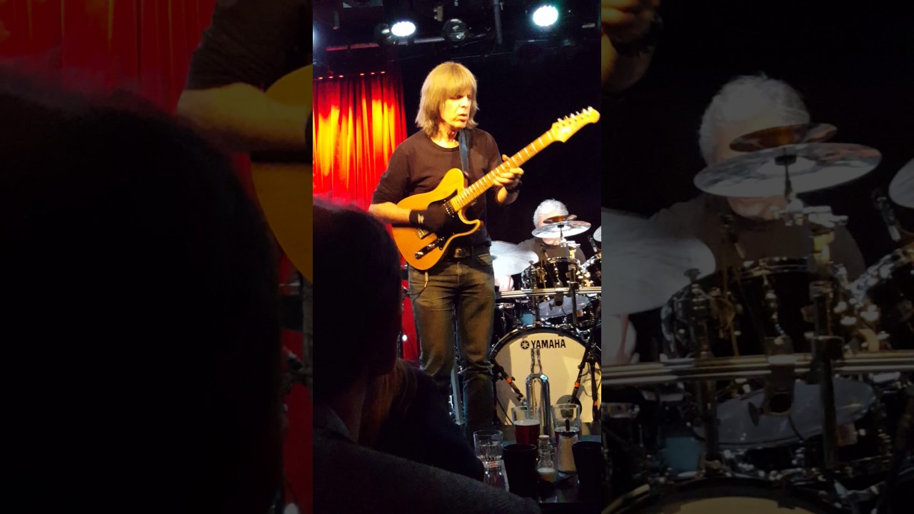Mike Stern extreme shredding - live at Fasching, Stockholm 2016