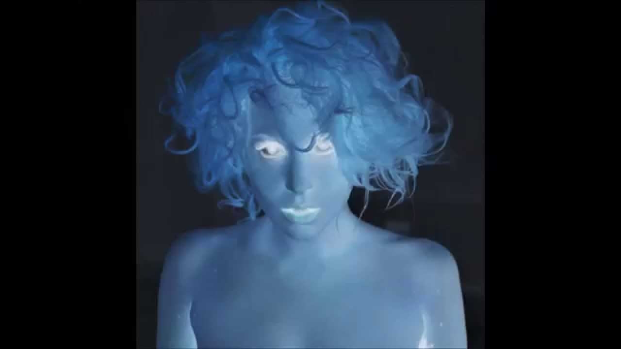 Lady Gaga - "Bad Romance" - IN REVERSE
