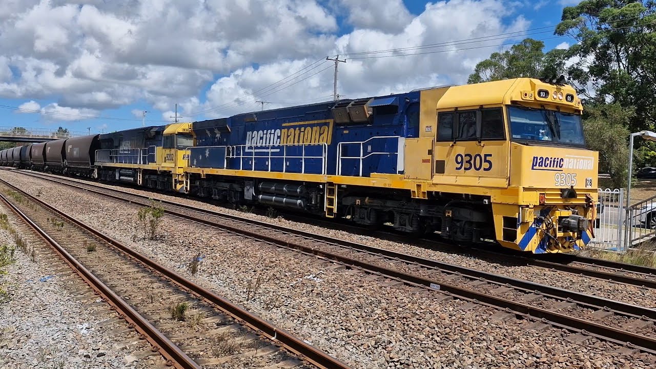 26/02/26 Pacific National Coal Train GR489 passing Beresfield 