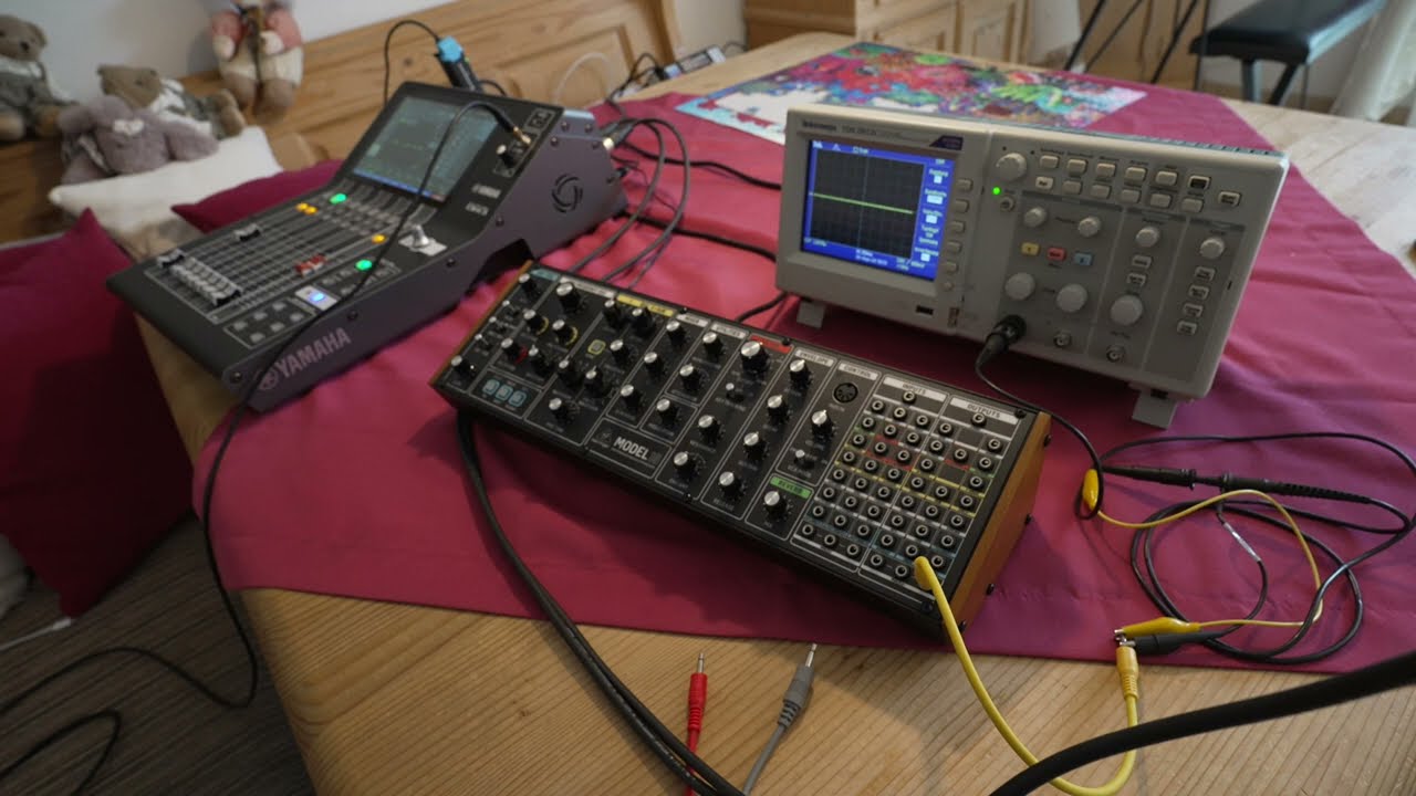 Behringer Model 15 Sample&Hold problem - quick demonstration