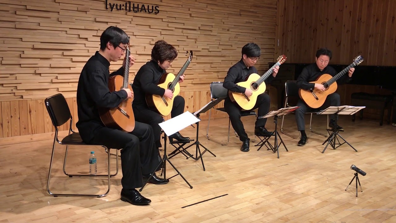 H. Mancini Moon River(문 리버) 기타리스트 이석우 &Iota; 염해석 &Iota; 심미란 &Iota; 허견 🎼