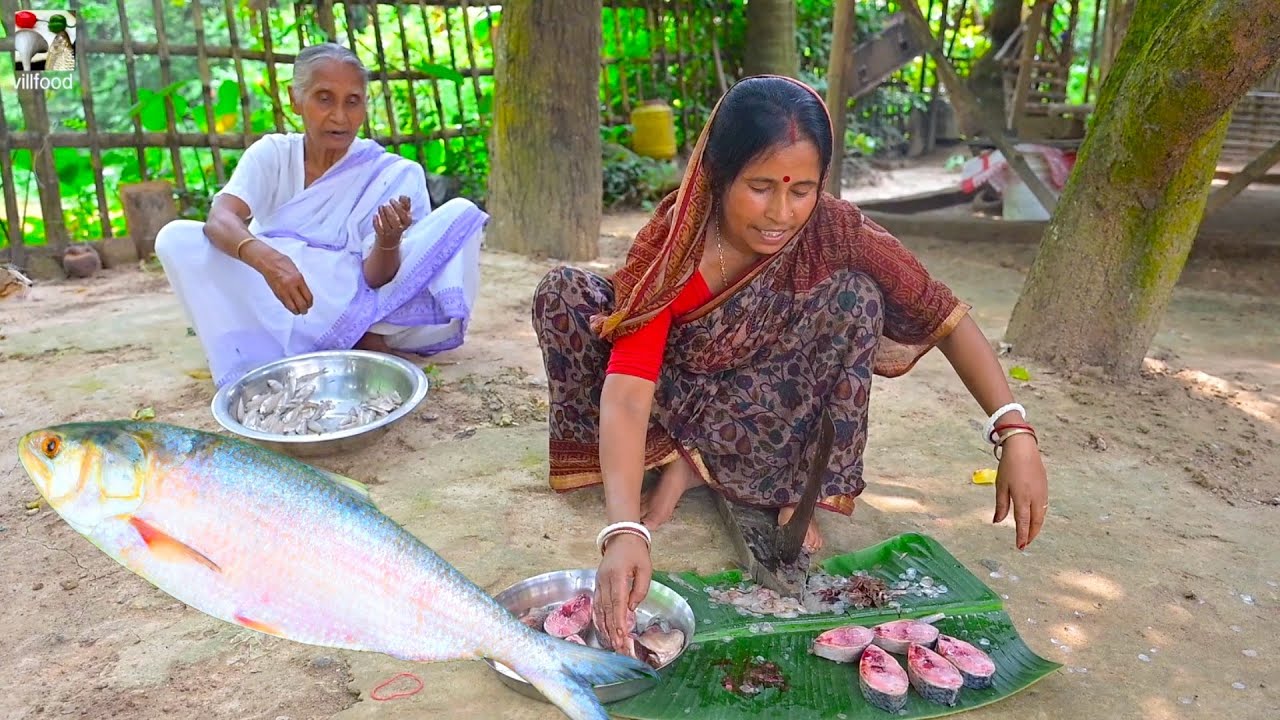 মায়ের হাতে সরষে ইলিশ সঙ্গে বাগানের কচি কচি চালকুমড়ো দিয়ে ইলিশমাথা রান্না | Hilsha fish curry recipe