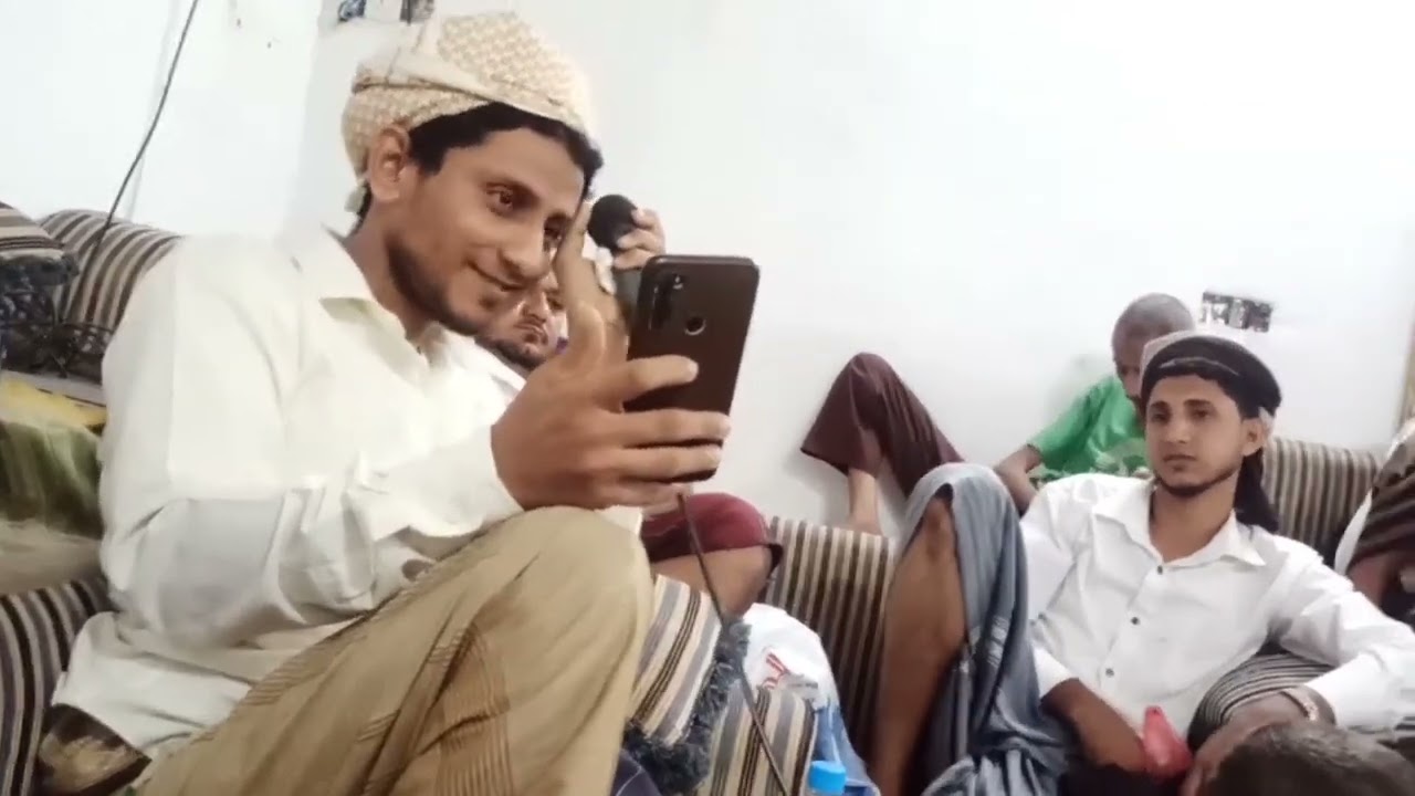 صلوات الله تغشى سيدا الاحباب العدناني _ المنشد احمد هجام