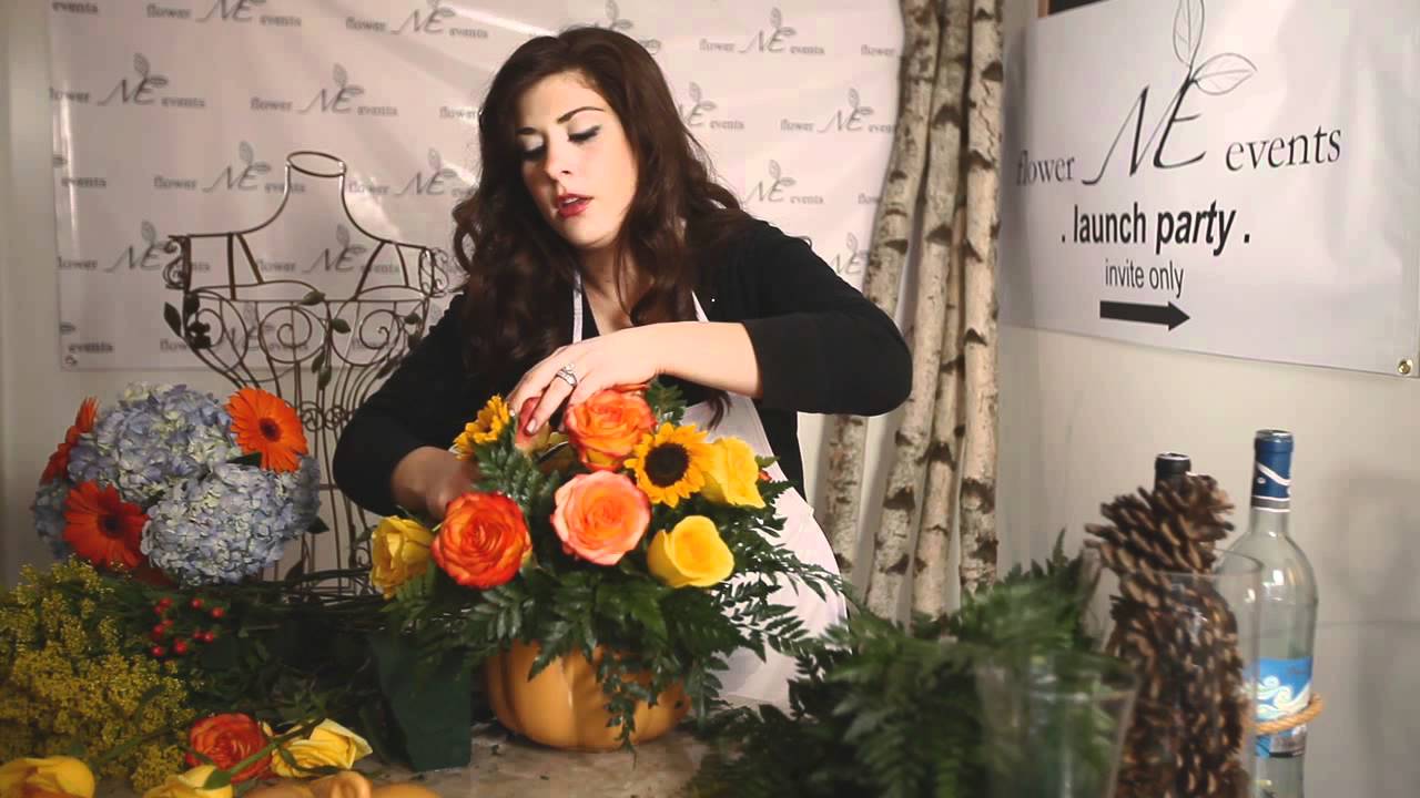 How Do I Make a Simple Thanksgiving Centerpiece? : Flowers & Centerpieces