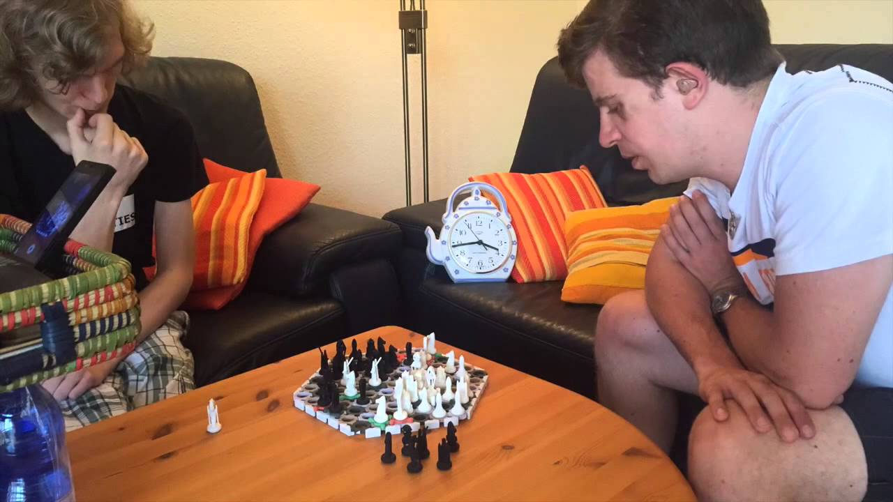 Mike & Jonas play Cyvasse
