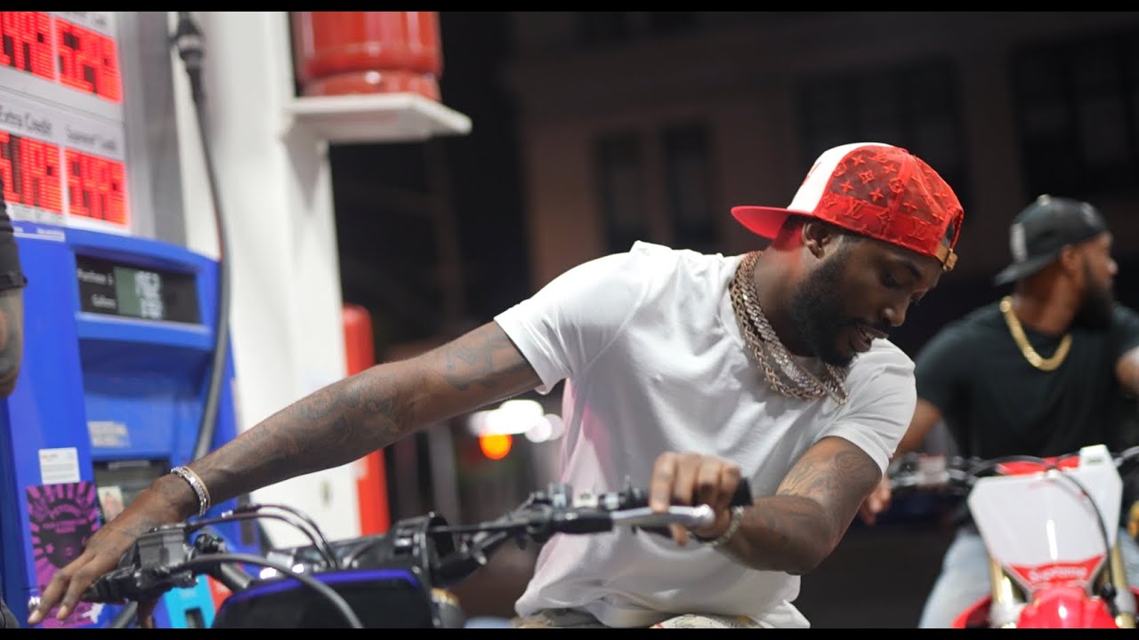 Meek Mill Bike life outside in Harlem with Jim Jones (CartersVision Production)