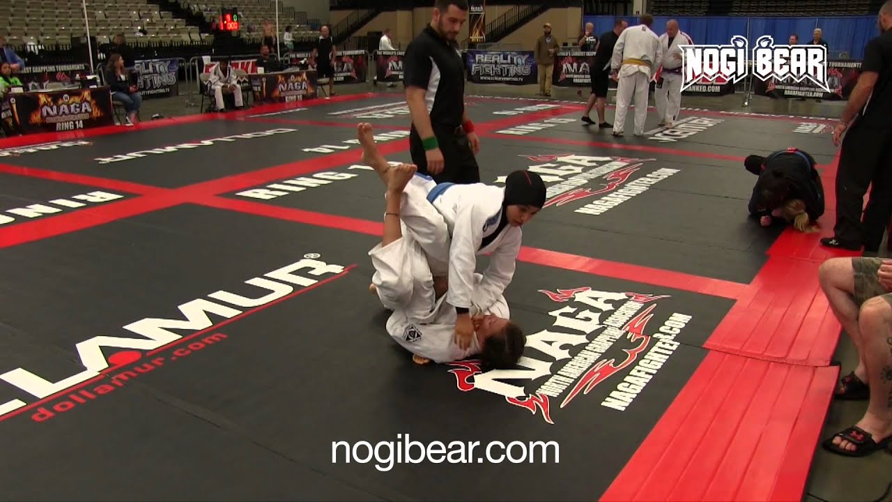NAGA Battle at the Beach '14 • Nancy vs Brianna Bogdan • Female Gi Jiu-Jitsu