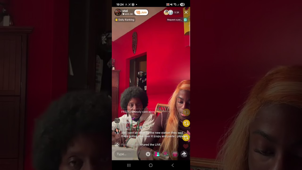 Mitsi, Stei, Mom tik tok live (Wednesday December 17, 2025)