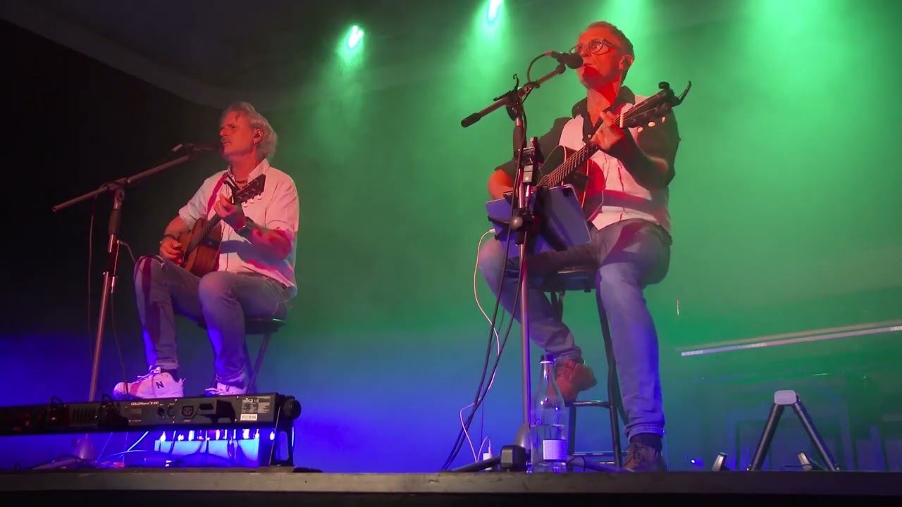 Duo Graceland Simon Carfunkel Tribute Slip Slidin' Away & The Boxer
