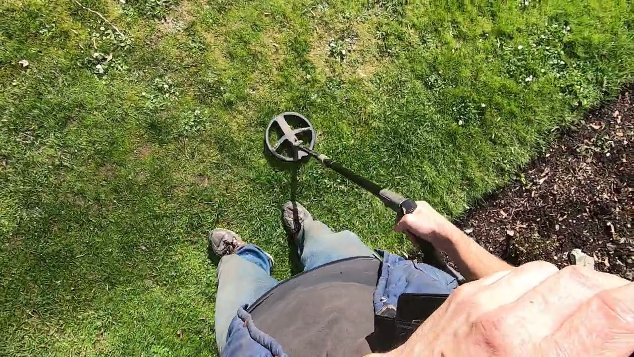 XP Deus 2 на золотых цепях в предустановленных программах.