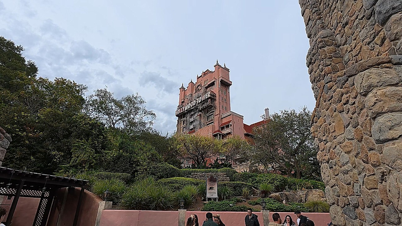 The Twillight Zone Tower of Terror, Front row (2026)