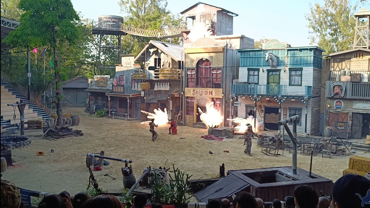 😱🤯realistic cowboy stunt show in bangkok safari world 