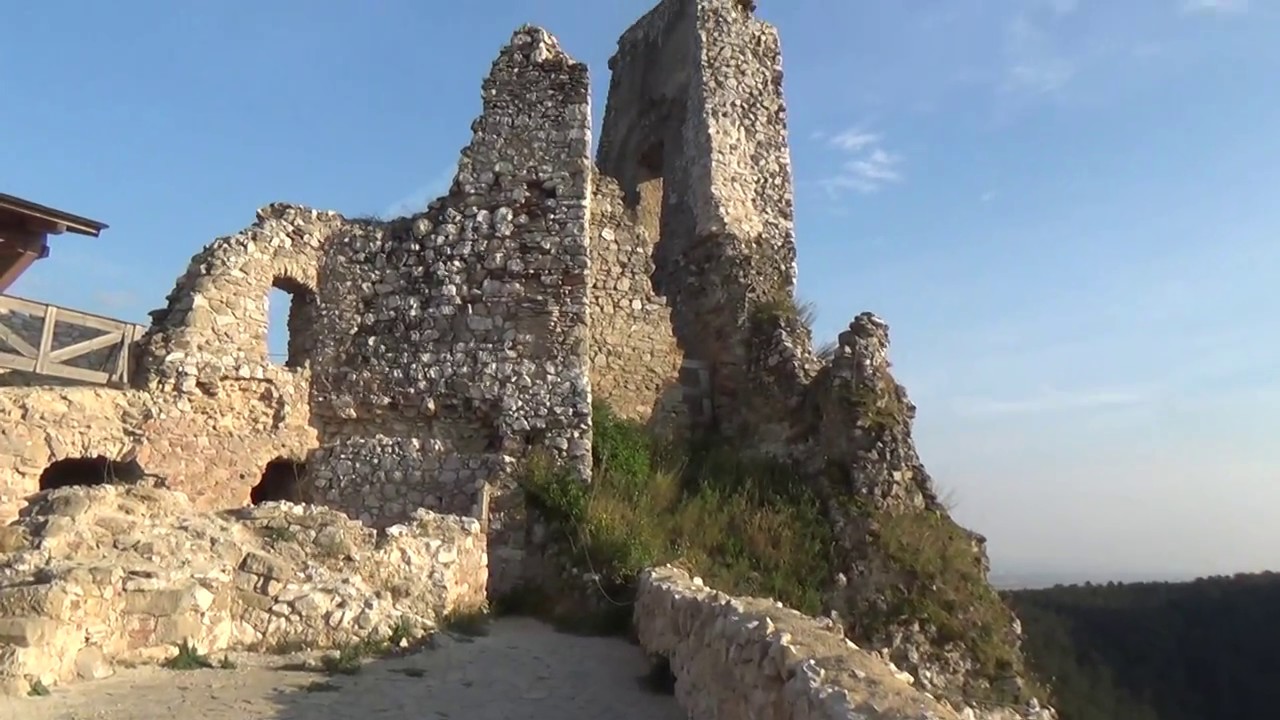 Čachtické podzemie a hrad