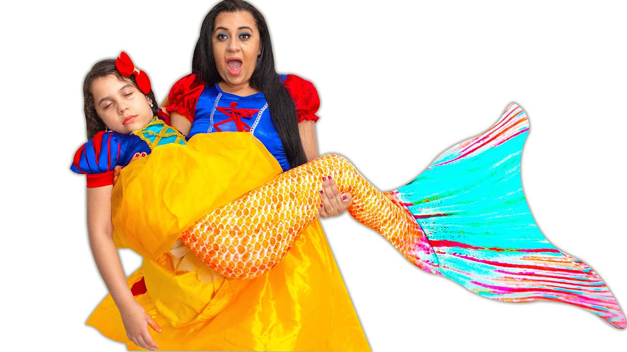 SARAH FINGE BRINCAR de BRANCA DE NEVE que virou uma SEREIA