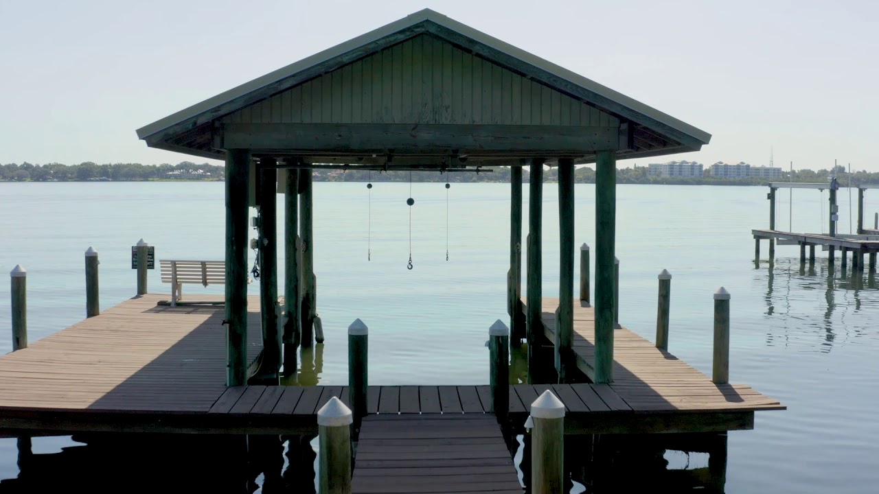 Casey Key Rd - Beachfront Home in Casey Key, Florida (1042 N Casey Key Rd)