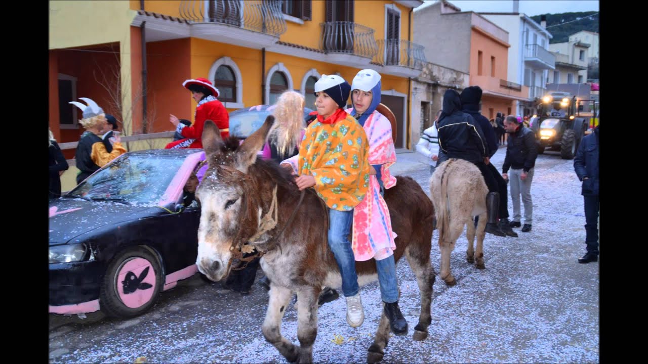 ORUNE SFILATA DI CARNEVALE 2015