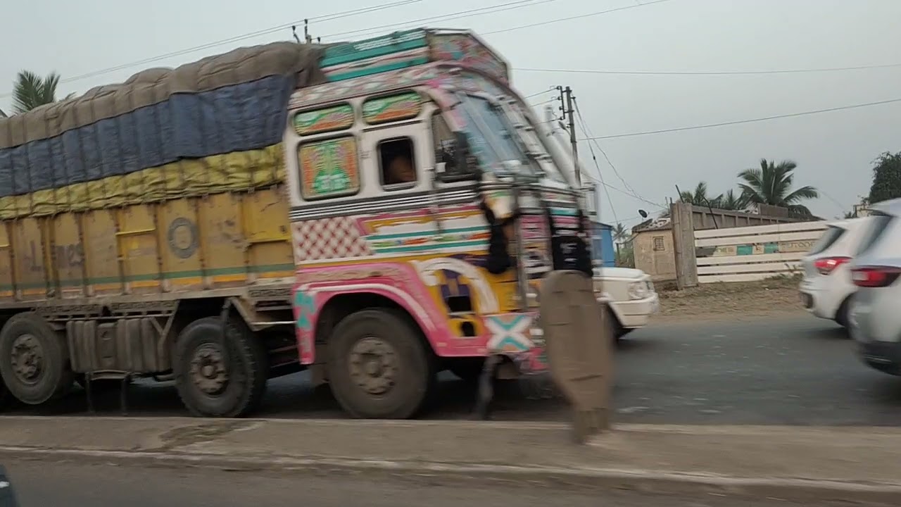 #Heavy traffic road block on# Sangli kolhapur road near Ankali