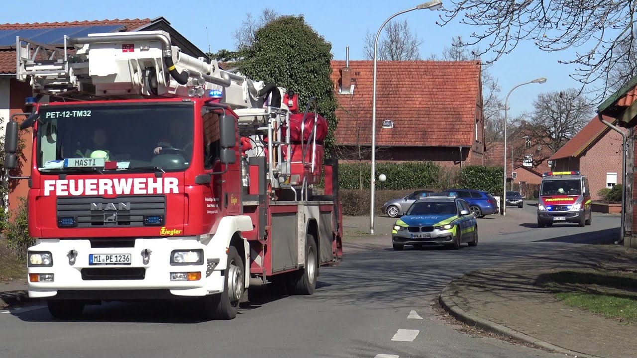 [Gebäudebrand] Feuerwehren Petershagen auf Einsatzfahrt