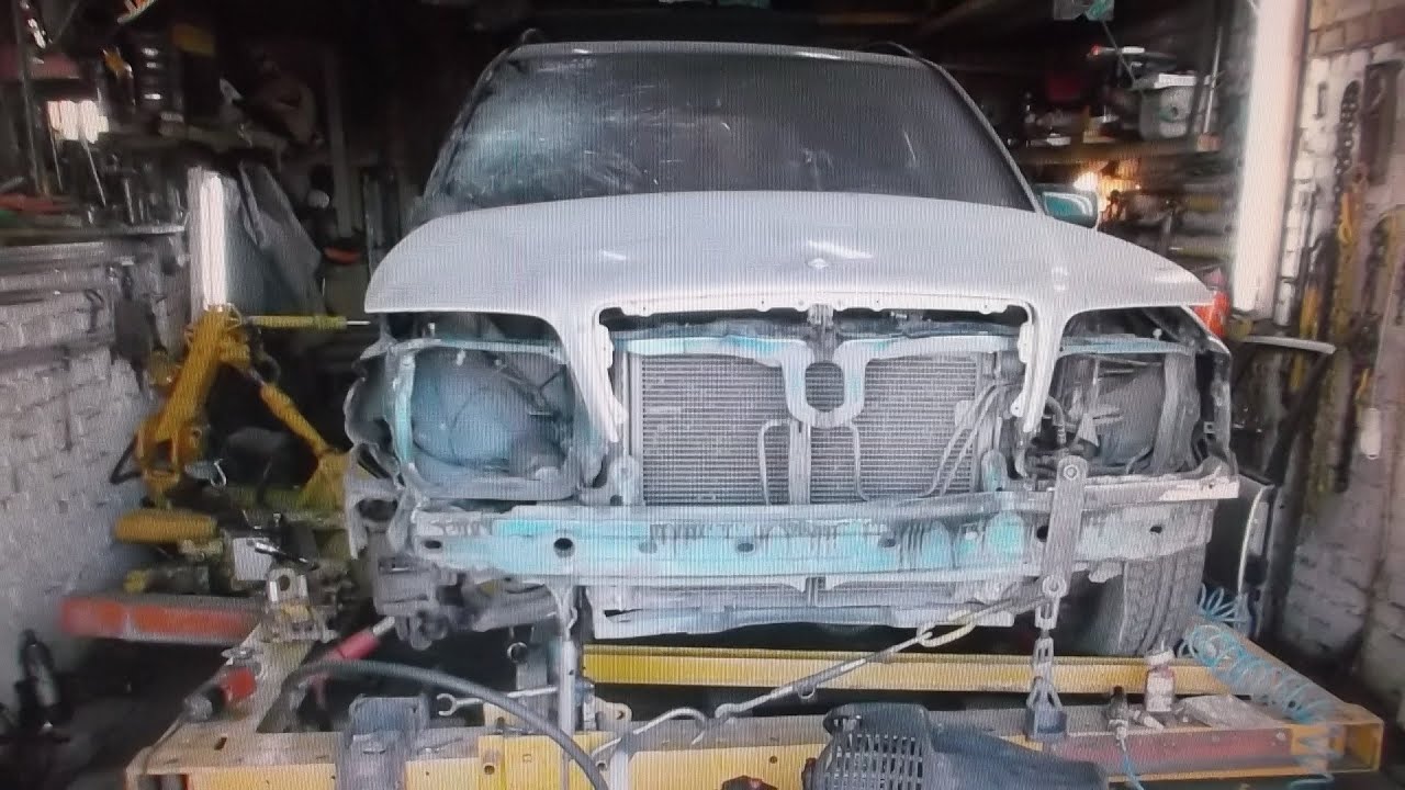 MERCEDES-BENZ W202 . Универсал . Кузовной ремонт . Часть - 1 .