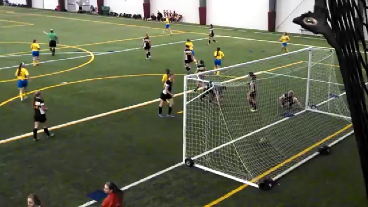 Goal scored surrounded by defenders in box
