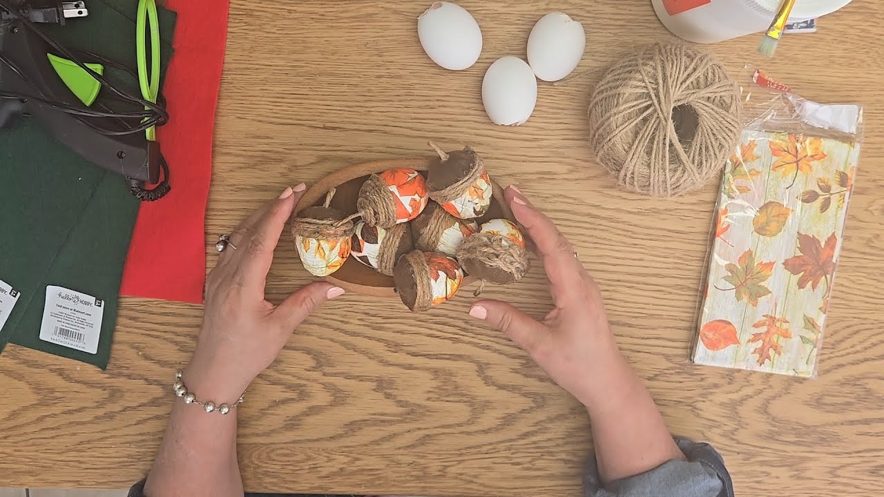 DIY Decoración Bellotas con Cáscara de Huevo