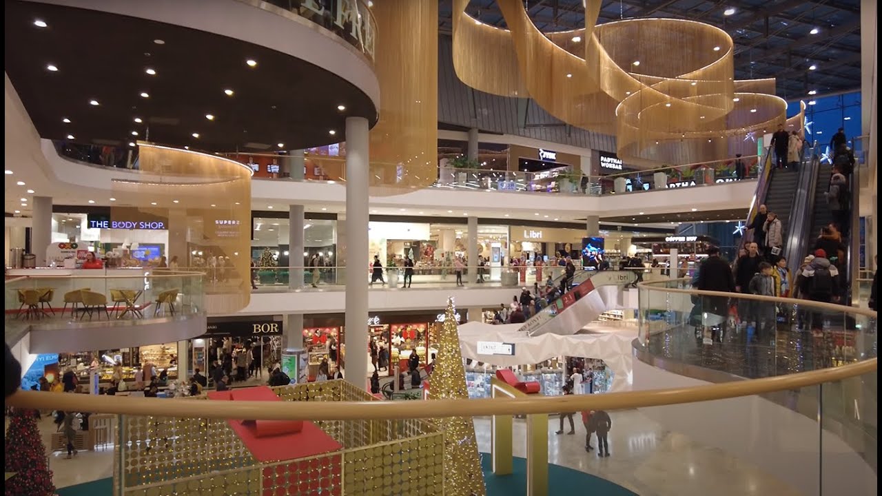 Allee Shopping Center in Christmas season 2024 - Budapest [4k Ultra HD 60fps ]